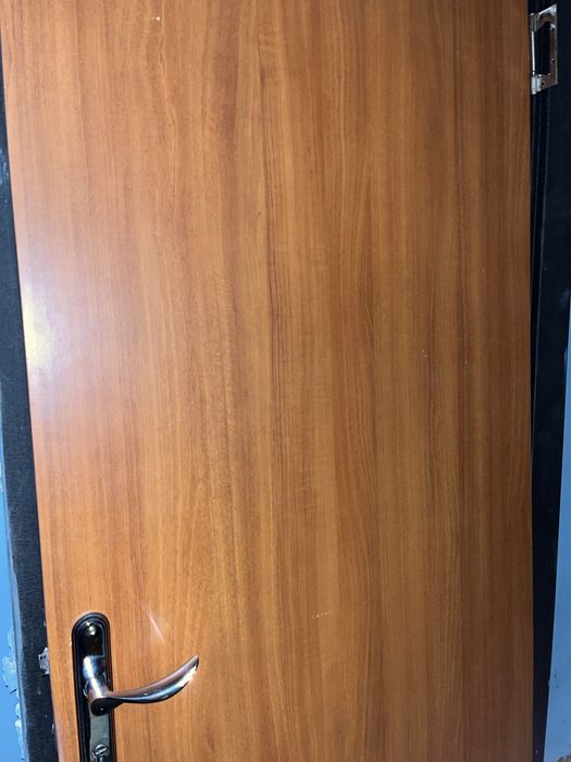 Продам дверь межкомнатную