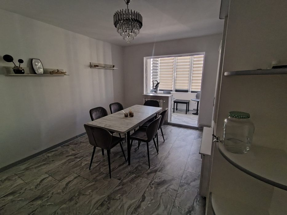 Apartament cu 4 camere etajul 3