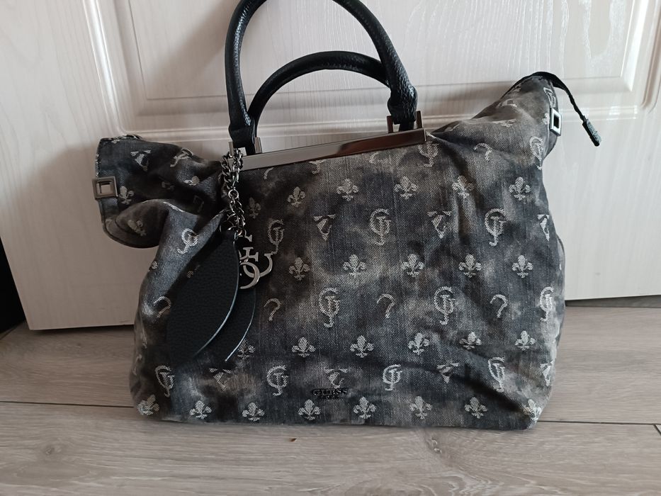 Чанта Guess оригинал