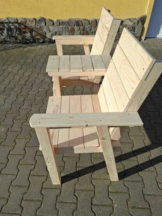 Bancă din lemn masiv cu masuta integrata, ideala pentru terasa/grădina