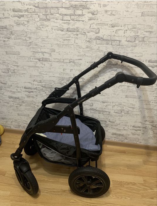 Детская коляска 3 в 1