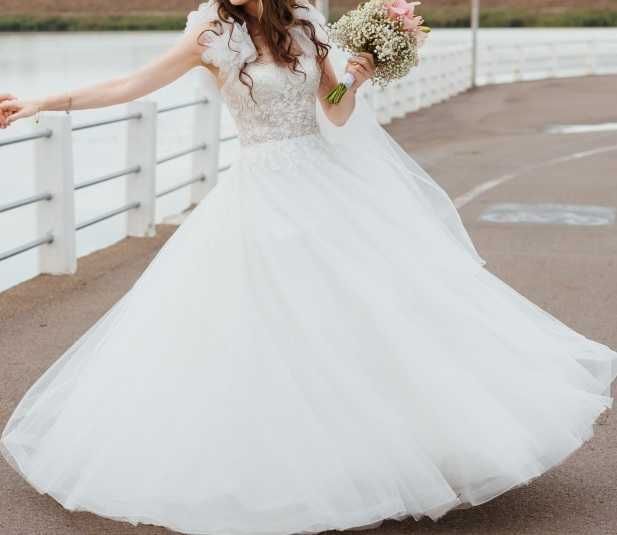 rochie mireasa, + crinolina, marimea S-M
