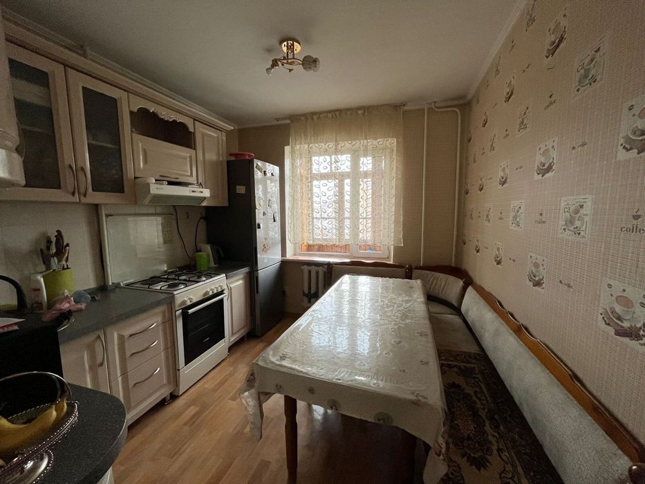 Продам 5 комнат квартиру!