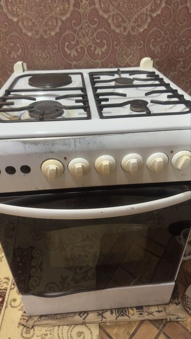 Продам рабочую газ плиту б/у