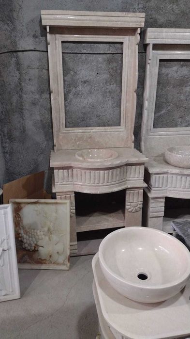 Комплект мивка и огледало  от травертин