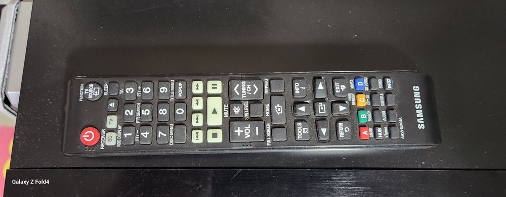 Soundbar Samsung cu  telecomandă