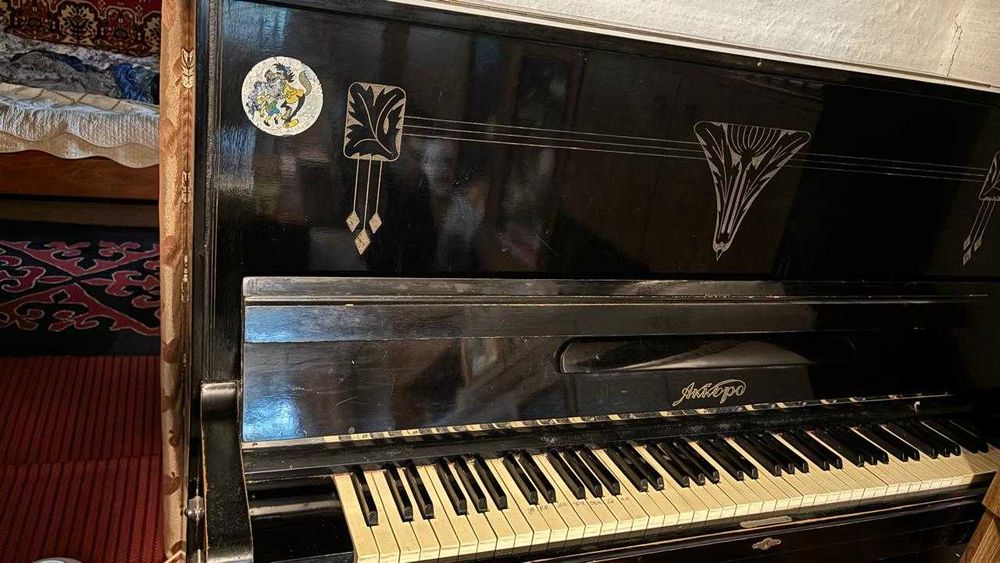 Продаётся пианино