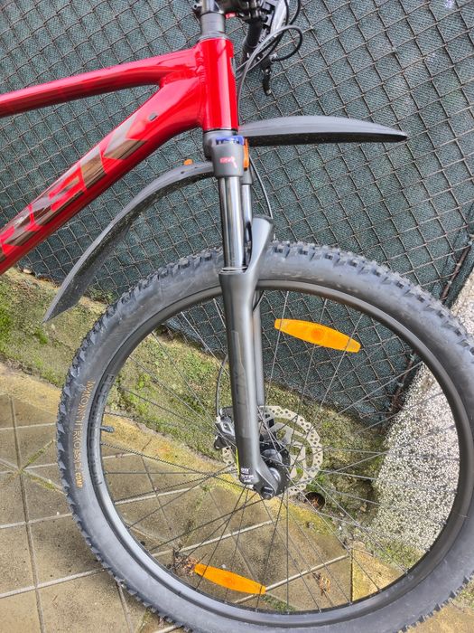 Като нов 29 M размер Trek Marlin 5 2026 1x9 Shimano Cues проходни оси