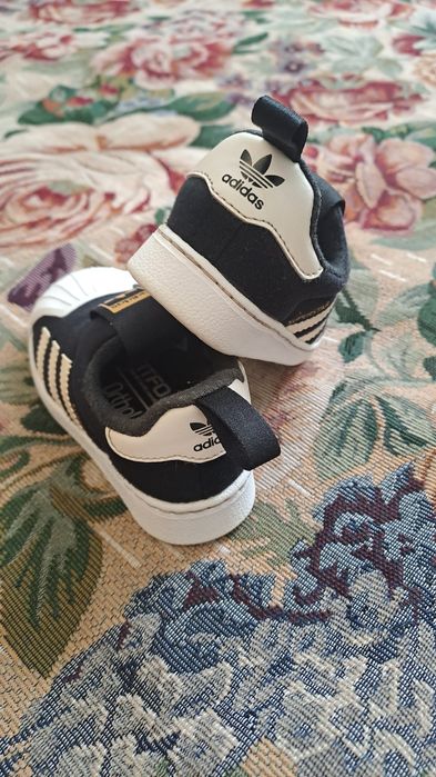 Продам детские кросовочки