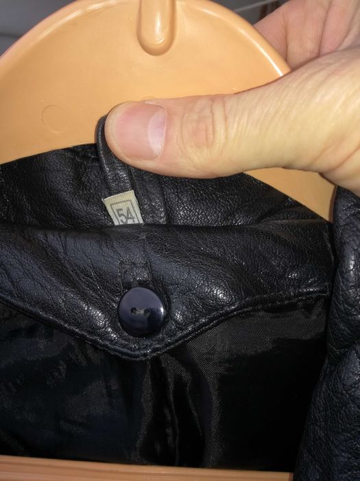 Продавам черно кожено яке от естествена телешка кожа