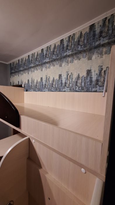 Детский уголок (кровать, стол, шкаф)