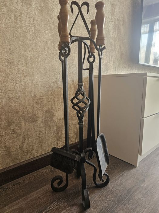 Продам стойку для камина