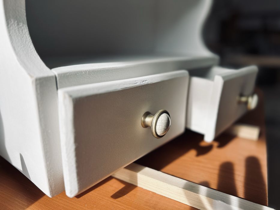 De vânzare!!  Blidar alb model clasic. Este 1 buc.