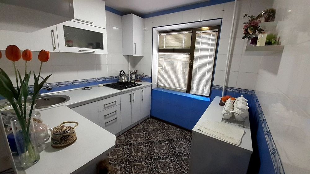 sotiladi Kvartira 3 xonalik Fargona shahar kirgili.