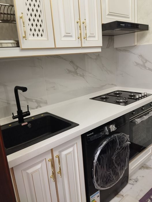 Кафельшик. Городской.  Укладка кафеля. Кафель устаси.