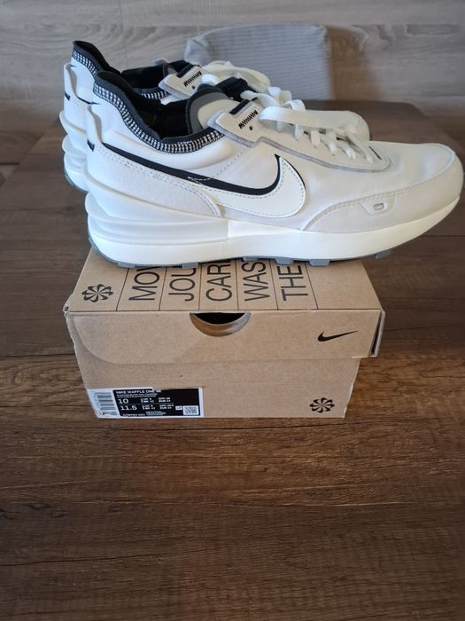 Маратонки  NIKE 44 номер.