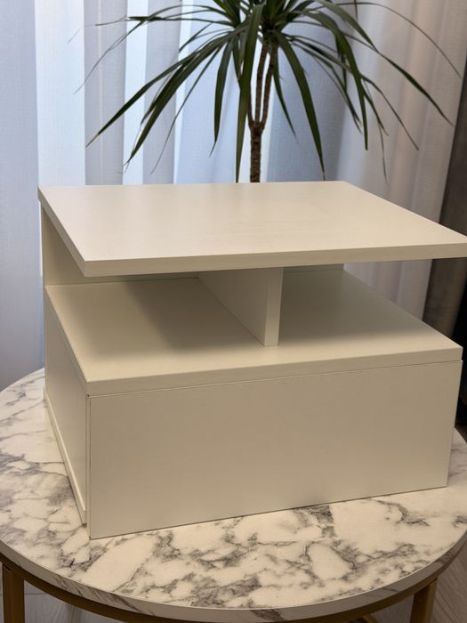 Noptiere  suspendate