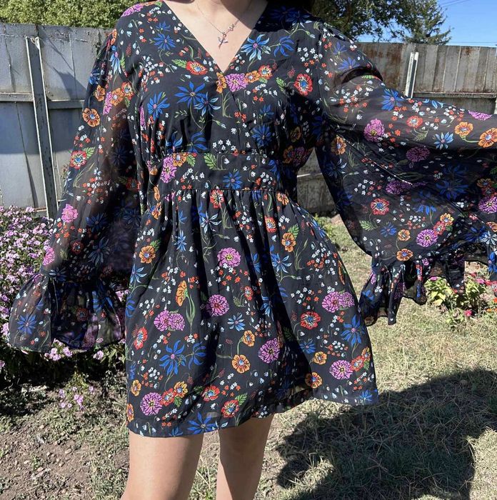 Дамска ефирна рокля с дълги ръкави