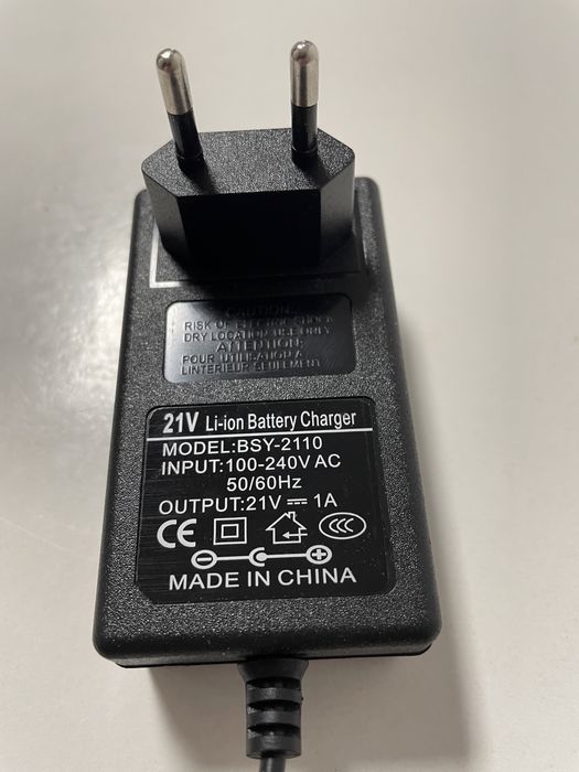 Incarcator li-ion  12,6v. 16,8v  21v  8,4  v  25,2v