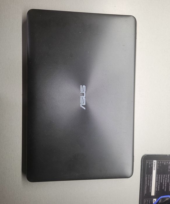 Laptop Asus R752L