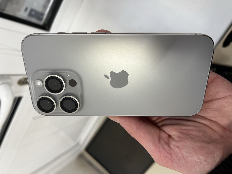 Srochna sotiladi Iphone 15 pro 128 gb yengide