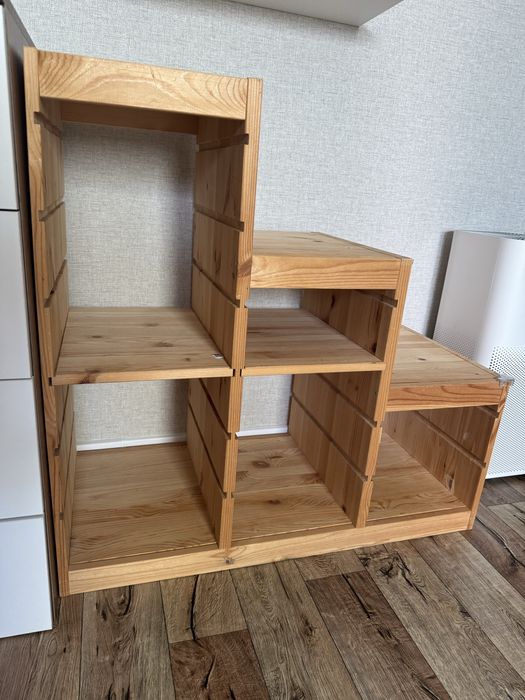 Стеллаж деревянный для игрушек