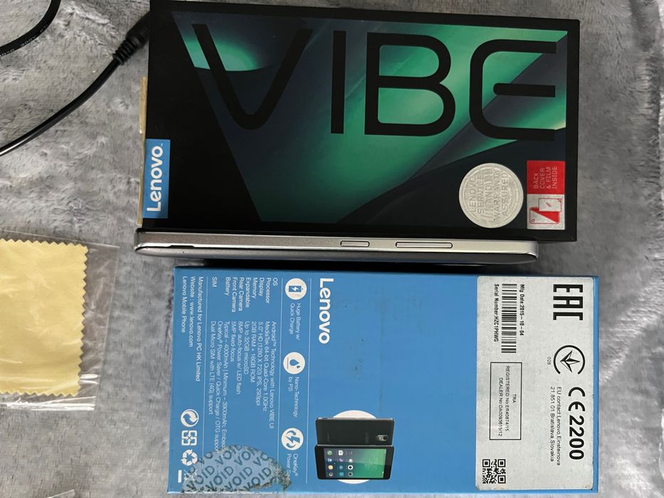 Продавам запазен телефон Lenovo Vibe P1ma40