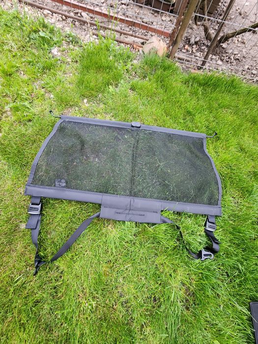 Paravan auto pentru animale de companie