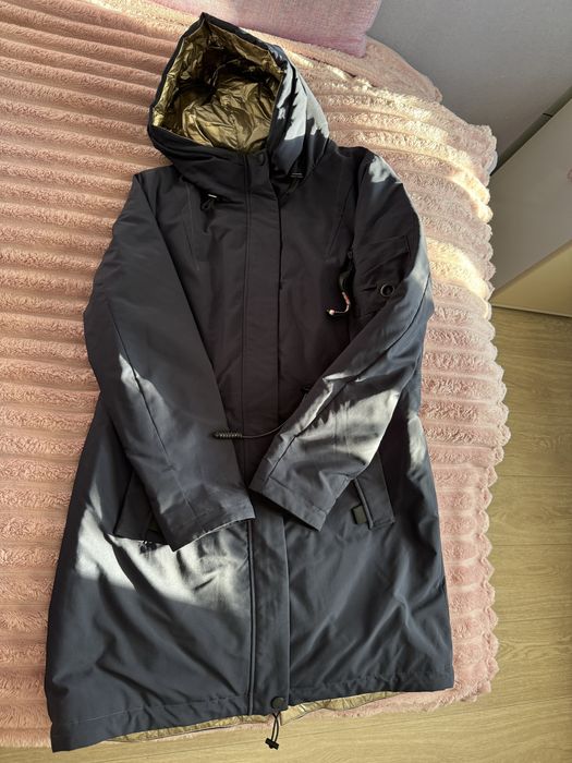 Продам женскую куртку