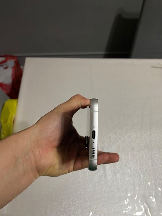 Продам смартфон Самсунг с 23 фе