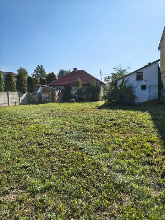 Casă cu teren, cu potențial imobiliar deosebit, zona semicentrală Satu Mare, teren intravilan generos de 9 ari  și o construcție existentă