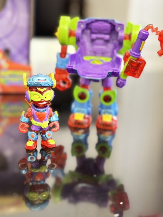 Superbot Fury Storm + Kazoom Kid & vehiculul Speed Fury