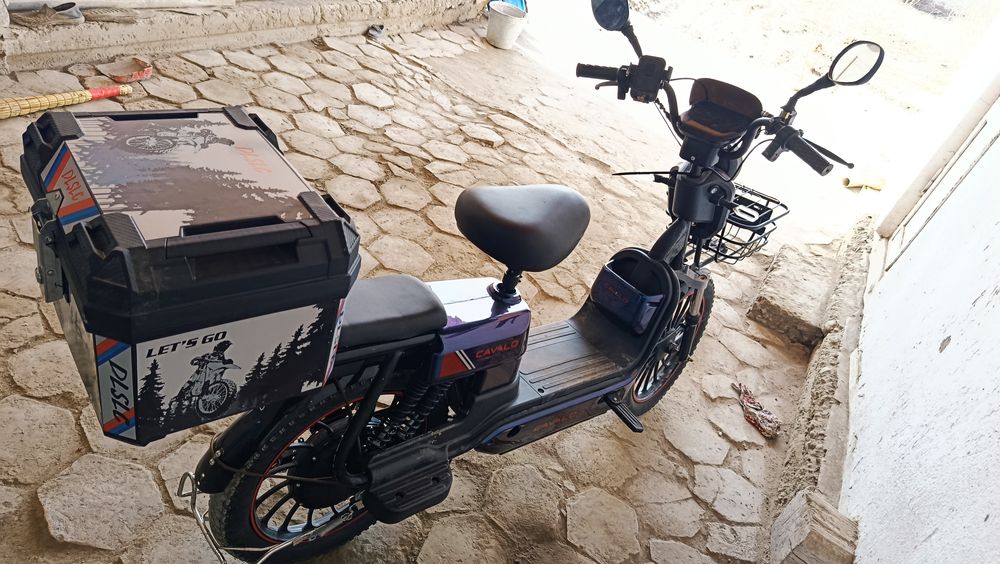 Skuter sotiladi 240w