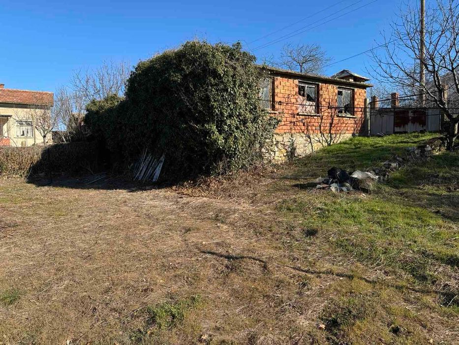 Продажба на къща в с.Баница