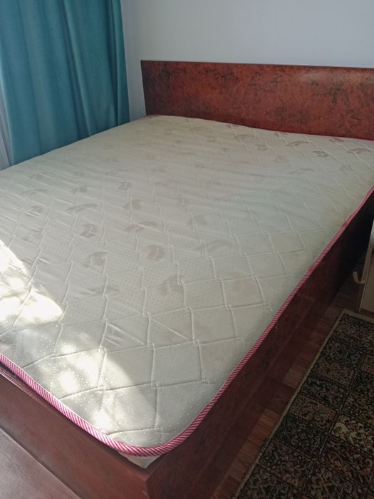 Двухспальная кровать