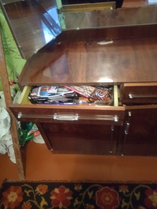 Зеркало триляж полировка темная.