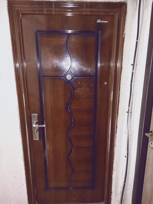 Închiriez apartament