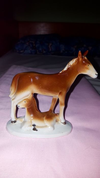 cal bibelou din ceramica