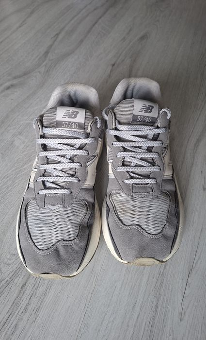 Vând New Balance 57/40