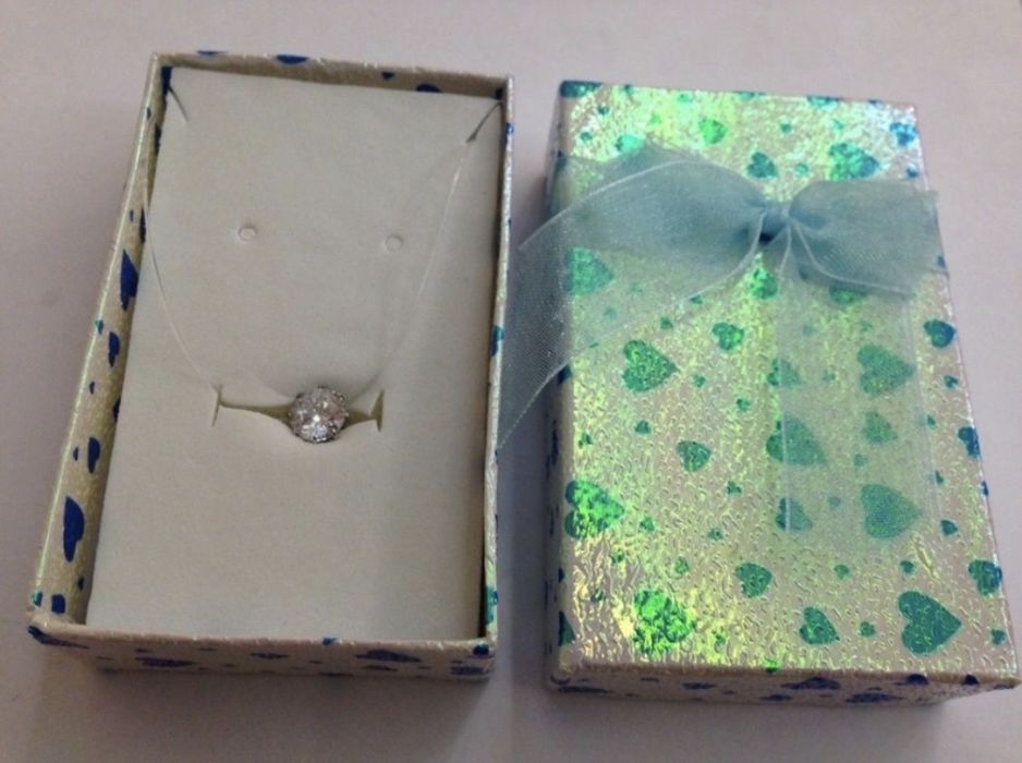 Кулон с фианитом на леске