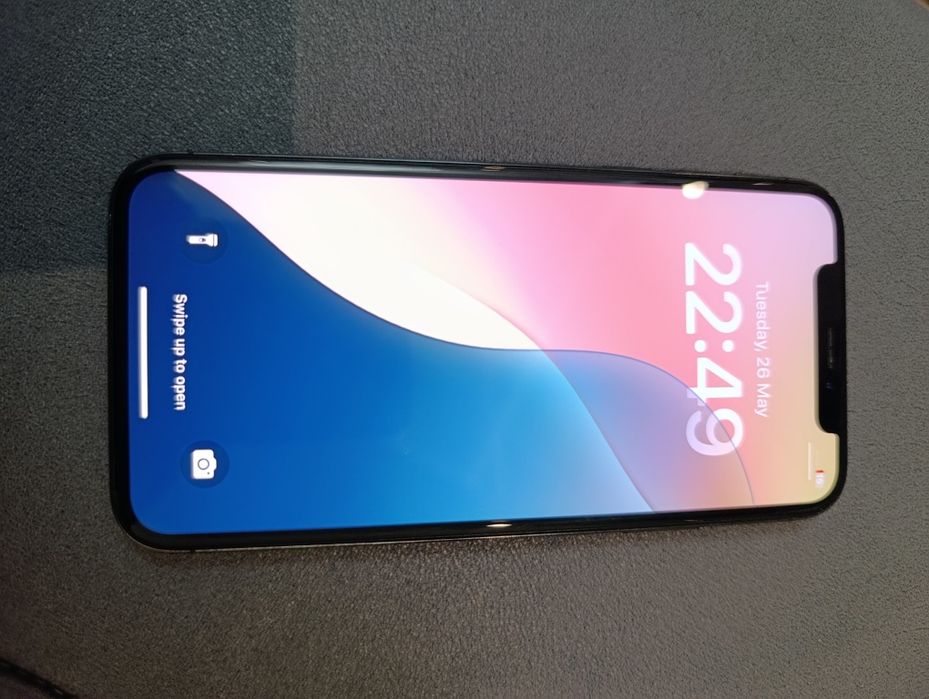 Iphone Xs sotiladi.