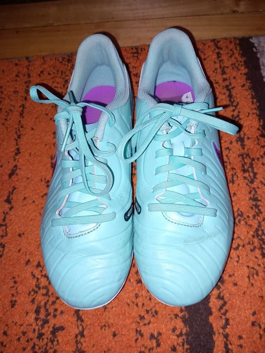 Страхотни детски  бутонки Nike  номер 38.5 и  Xcape 37 номер