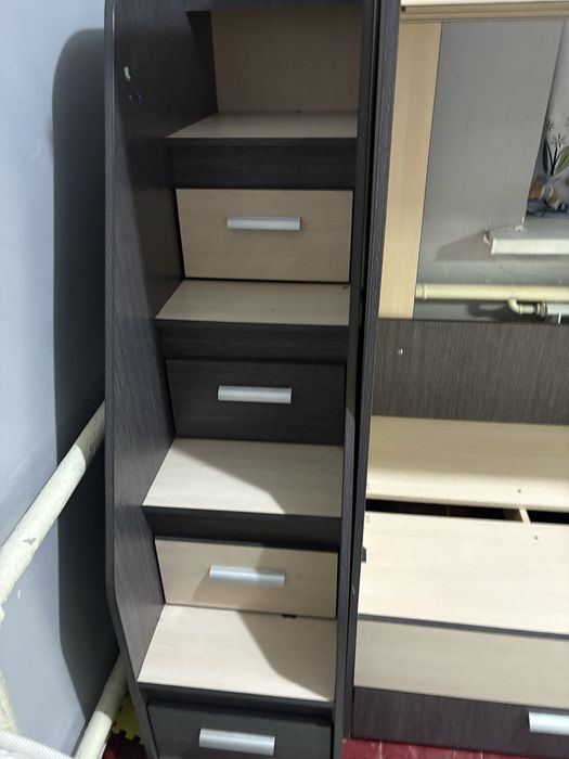 Двухяросный кровать