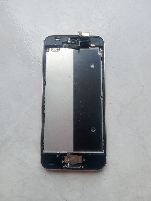 Продам iPhone SE A1723 на запчасти