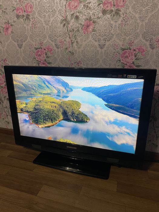 Телевизор Samsung 32" Smart TV