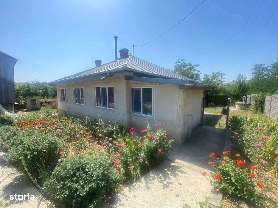 De vanzare casa 3 camere suprafata teren 5000mp