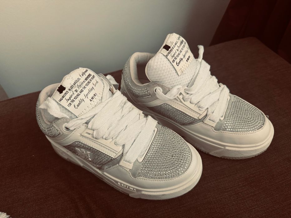 Adidași  AMIRI albi