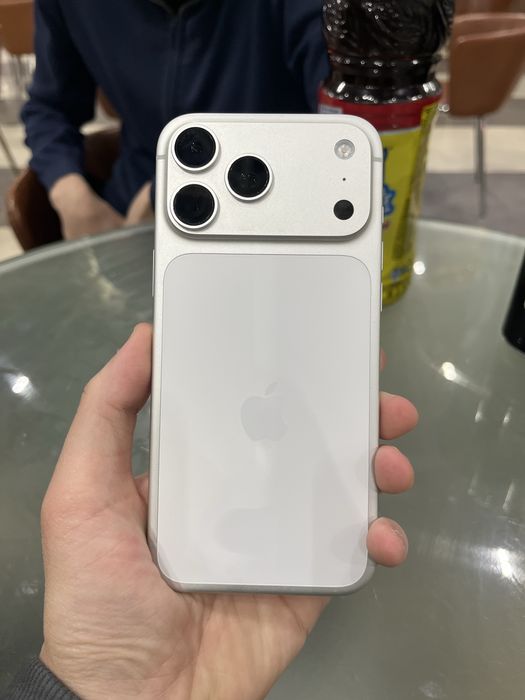 Продам iphone 17 pro max