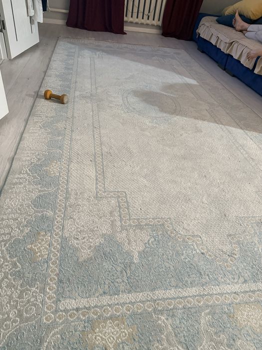 Ковер светлый красивый!