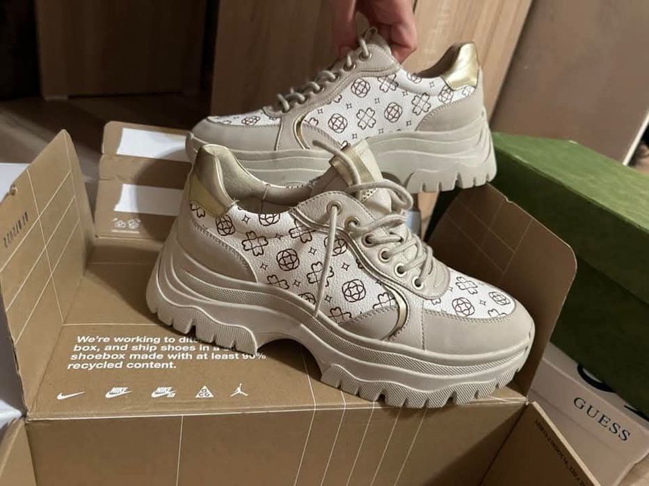 Нови и като нови дамски обувки